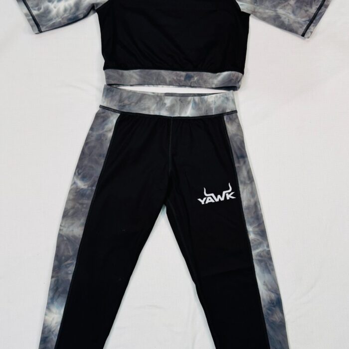 Women's fitness crop top and legging